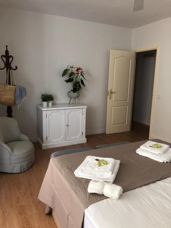 Malaga Playa Centro Ideal Familia Y Amigos ภายนอก รูปภาพ